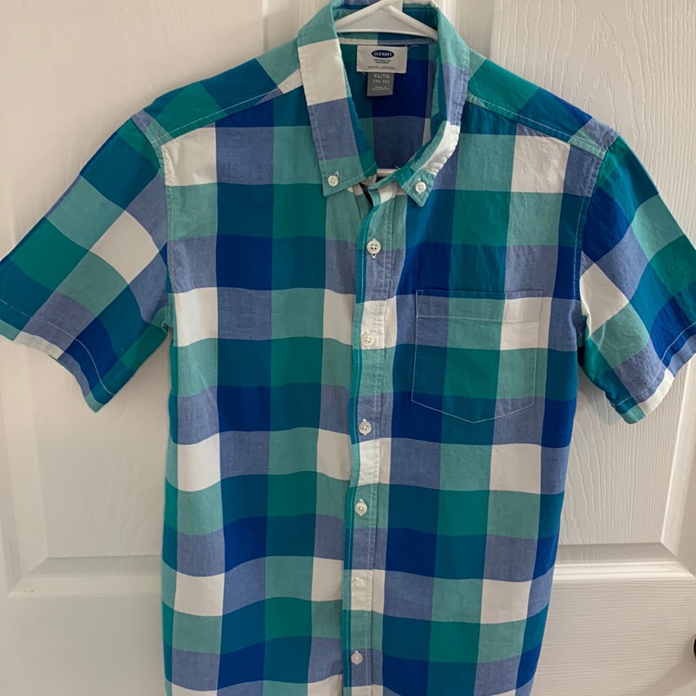 Boys Old Navy short sleeve button up shirt